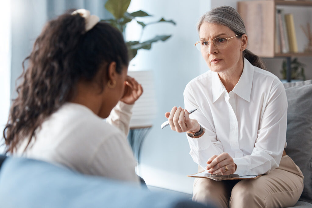 Person talking to their therapists about how benzos are addictive